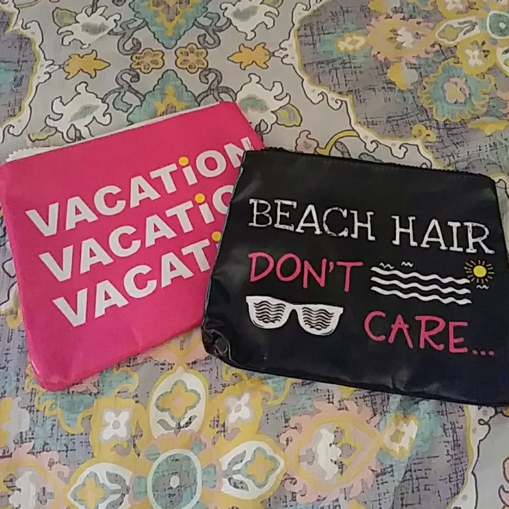 2 waterproof bags